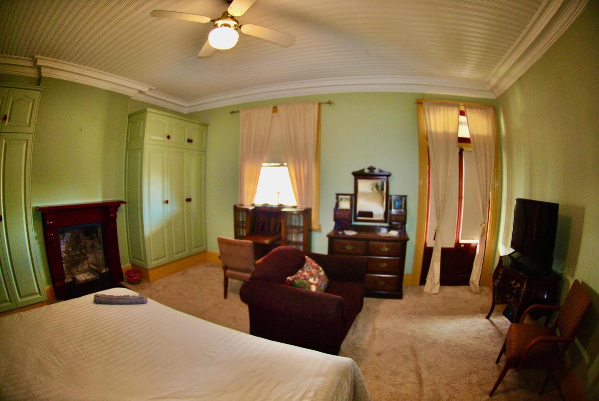 Historic Star Lodge And Station Masters House نارانديرا الغرفة الصورة